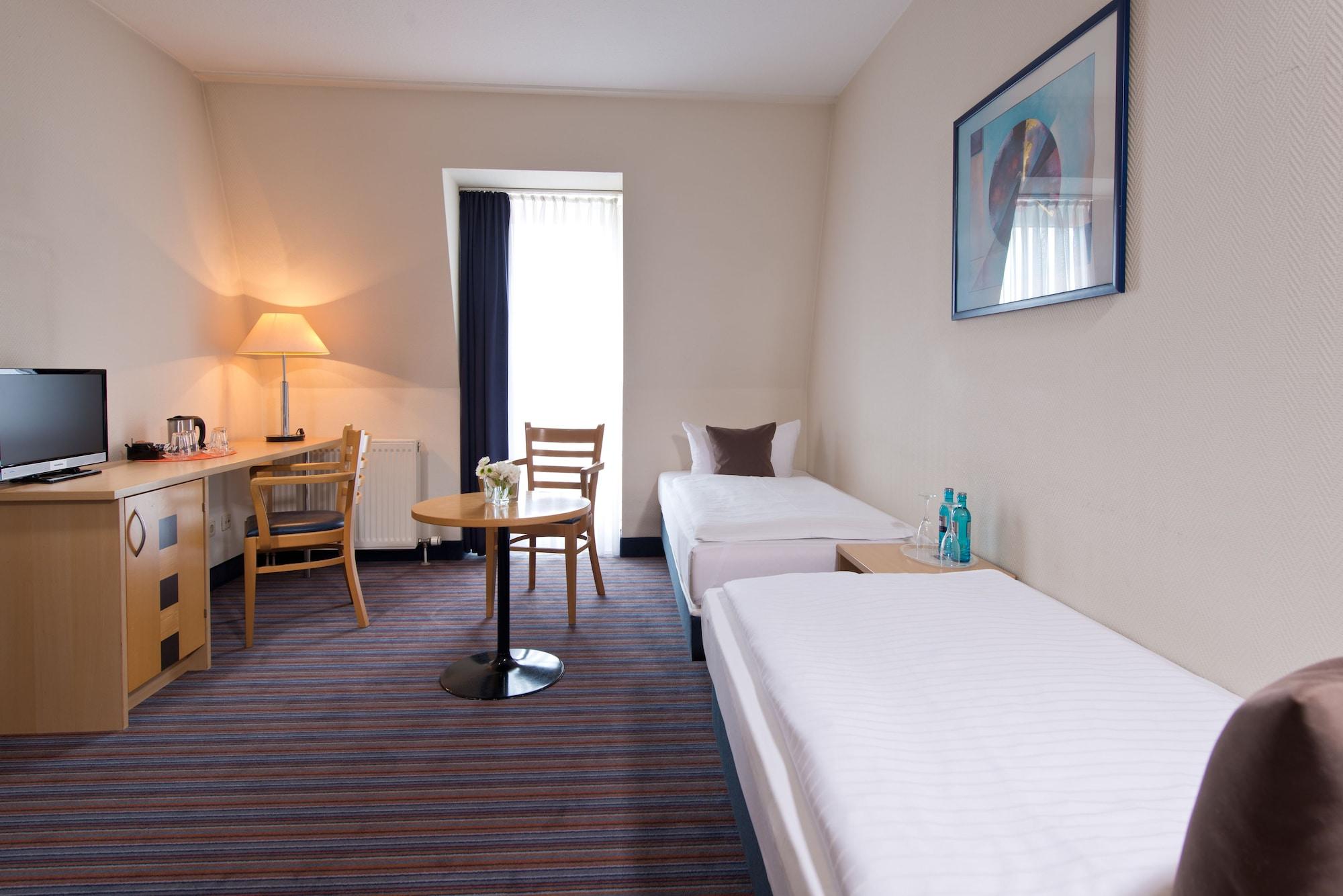 Achat Hotel Dresden Elbufer Exteriör bild