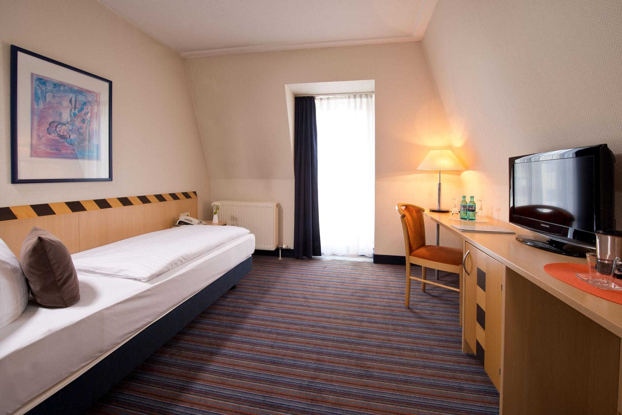 Achat Hotel Dresden Elbufer Exteriör bild