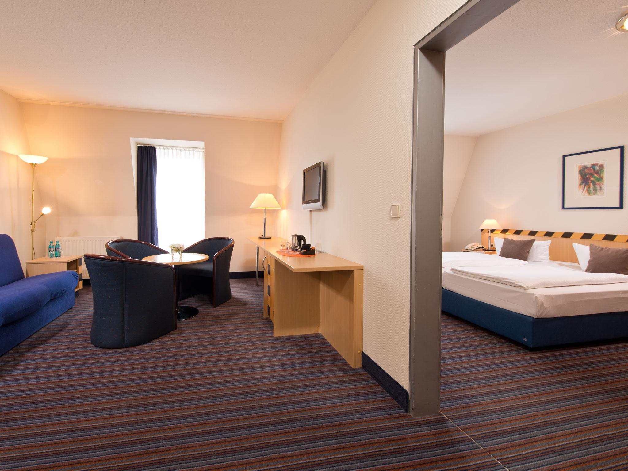 Achat Hotel Dresden Elbufer Exteriör bild