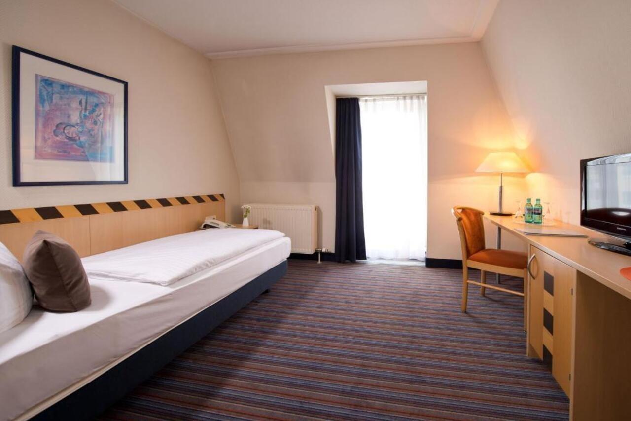 Achat Hotel Dresden Elbufer Exteriör bild