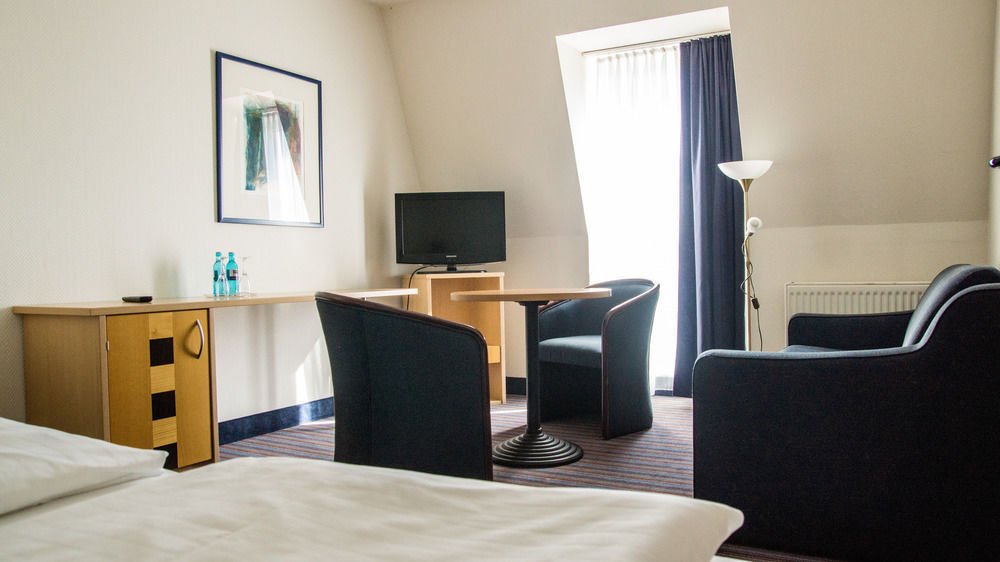 Achat Hotel Dresden Elbufer Exteriör bild