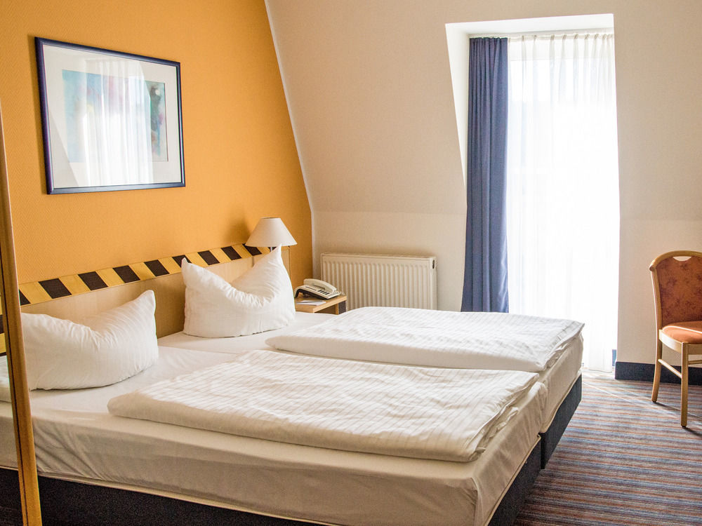 Achat Hotel Dresden Elbufer Exteriör bild